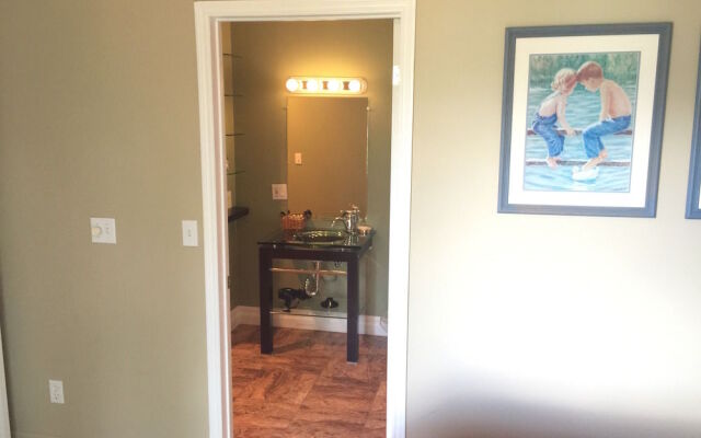 Grey Rose Suites