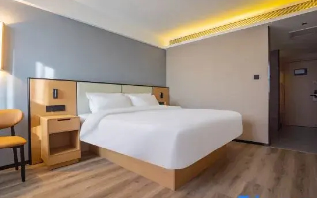 Starway Hotel (Qinhuangdao Railway Station Qinhuang East Avenue)
