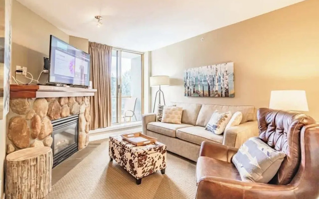 Spacious One Bedroom Suite 406
