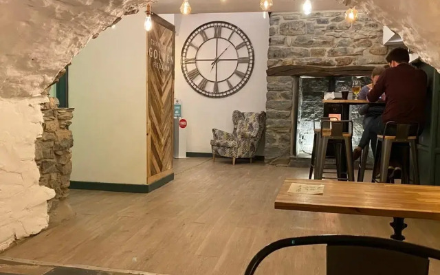 Golden Fleece Inn Tremadog