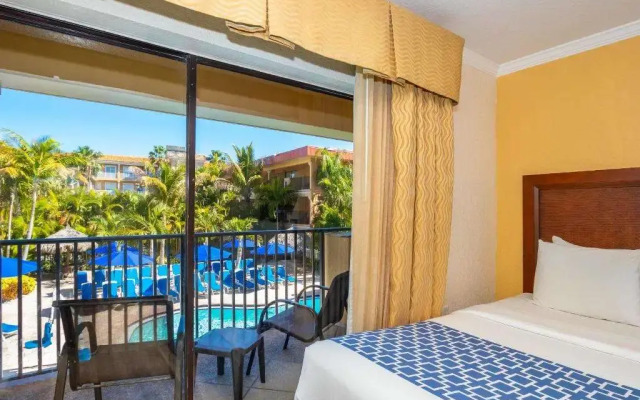 Coconut Cove All-Suite Hotel