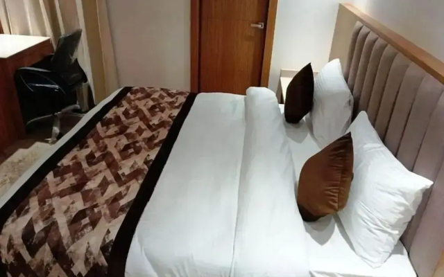 Country Green Hotel