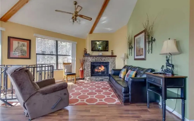 Smoky Mountain Dreams - Three Bedroom Cabin