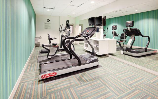 Holiday Inn Express & Suites Clovis-Fresno Area by IHG