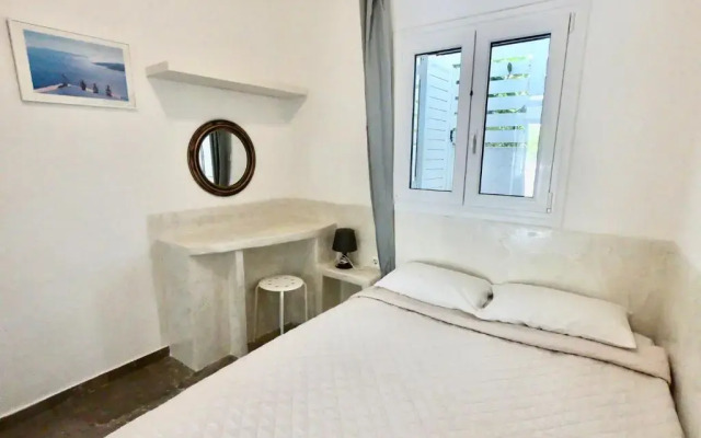 Anny Studios Perissa Beach