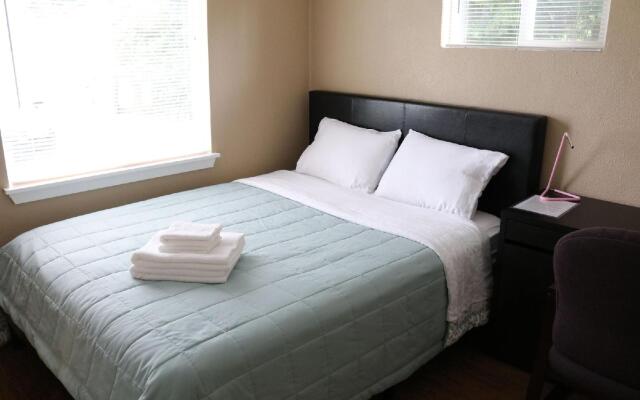 Quiet Clean and Comfortable Room