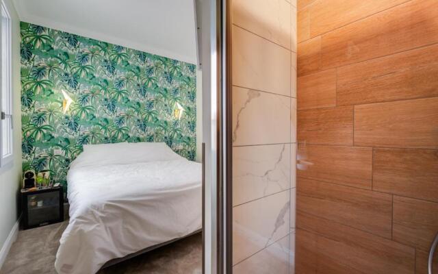Hôtel Autonome Une Chambre en Ville