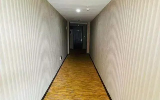Phoenix Mountain Holiday Hotel