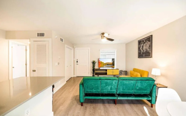 Stylish 1BR Near UT Mueller Evonify
