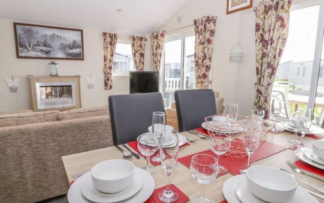 Superb Detached Lodge Located on Skipsea Sands