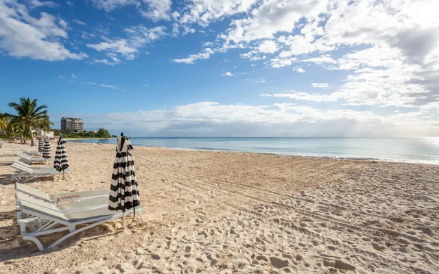 Z Casa Altamar 2 Bedroom Condo by RedAwning