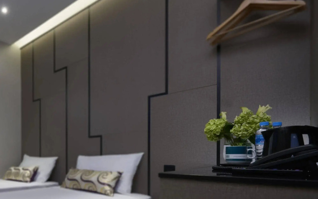 Hotel 81 Gold