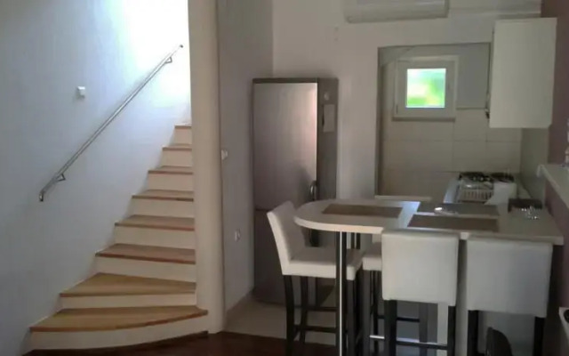 Apartment M