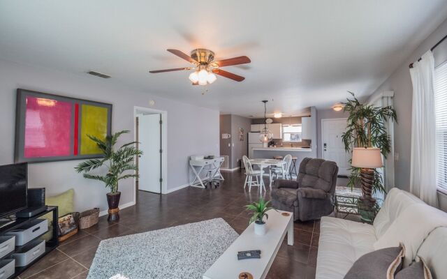 Campos Drive 1736 by White Pelican VR