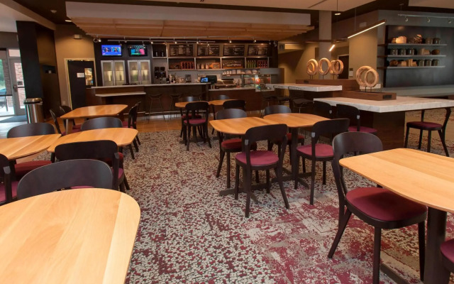 Courtyard by Marriott Houston City Place