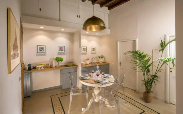 Trevi Ab Aeterno - Amazing View of the Trevi Fountain