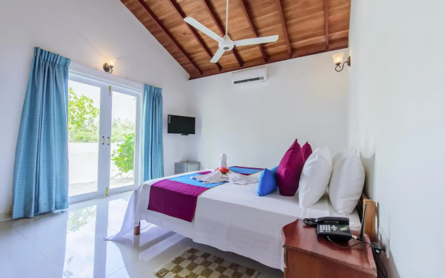 Vaaya Beach Hotel