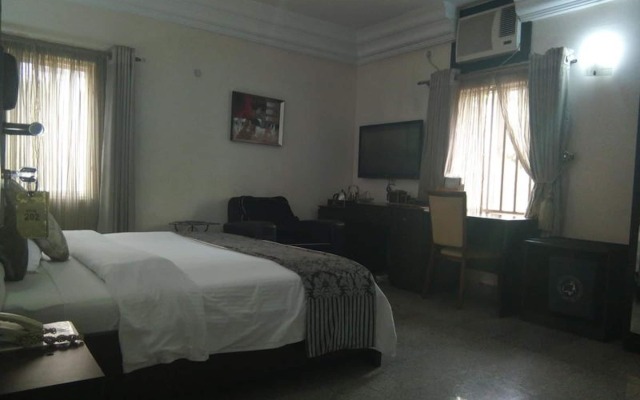 Paris Choice Hotels & Resort Wuse