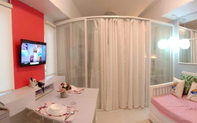 HomeStay at Wind Residences