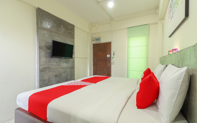 OYO 412 7 Days Hotel
