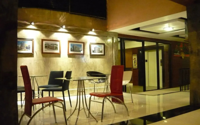 Izen Pure Budget Hotel & Residences