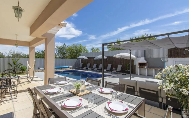 Villa Maya