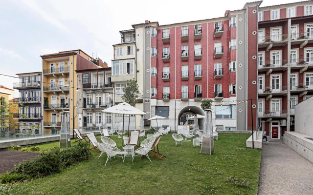 Palácio das Cardosas Studio by LovelyStay