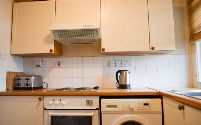 Cosy 1 Bedroom Flat on Gloucester Road North