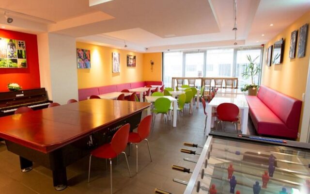 A&T Hotel & Hostel