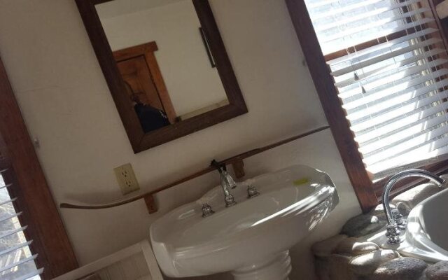 Minturn Inn
