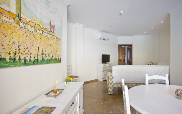 Apartments Galeon Suites