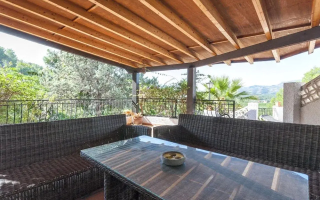 Casabra in Ador With 5 Bedrooms and 3 Bathrooms