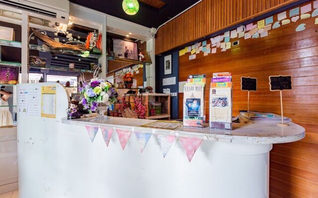 Fandee House Hostel - Adults Only