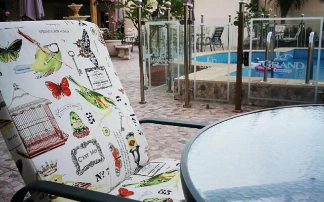 Grand Al Saha Hotel