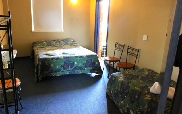 Belmore Hotel Maitland