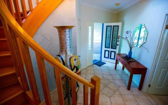 Cloud 9 - Cliff Top Eagle Heights