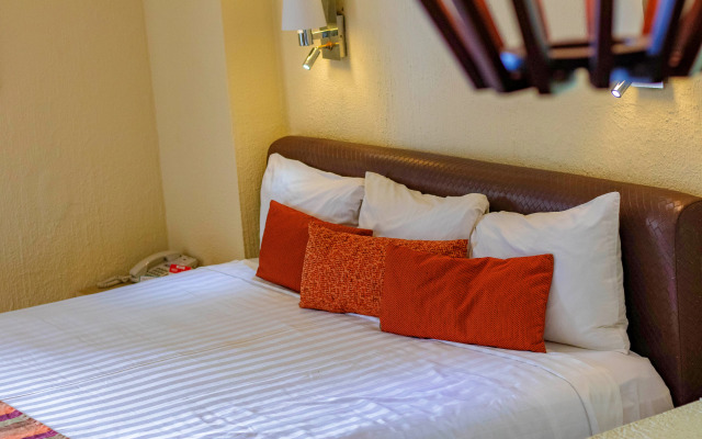 Luna Palace Hotel and Suites