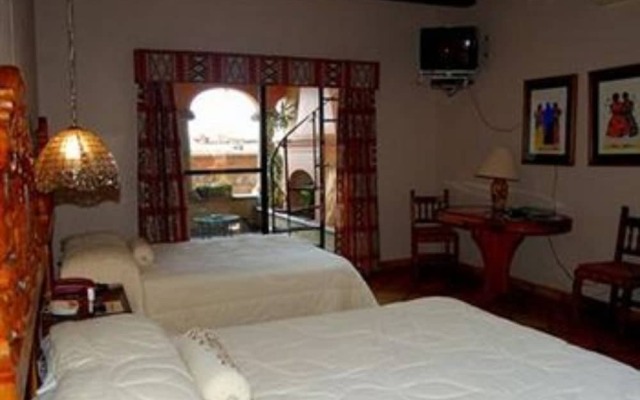 Casa Tres Leones