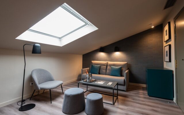 Atenea Rekord Suites