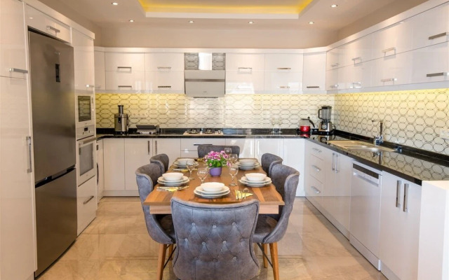 Villa Amore by Akdenizvillam