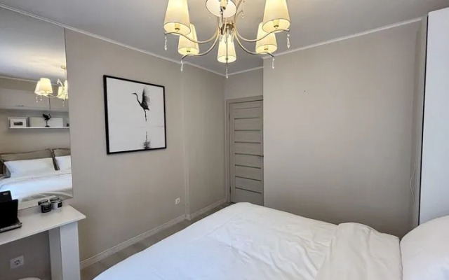 Мун72 на улице Джанбровского, д. 4