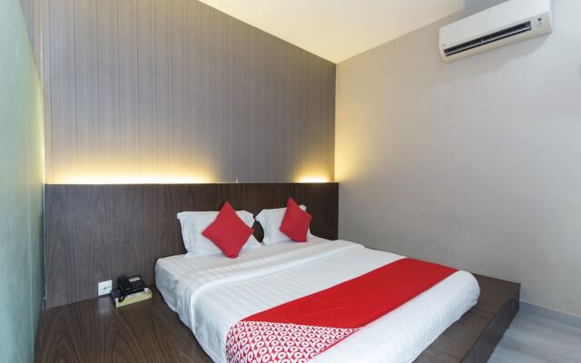 Super OYO 340 Comfort Hotel