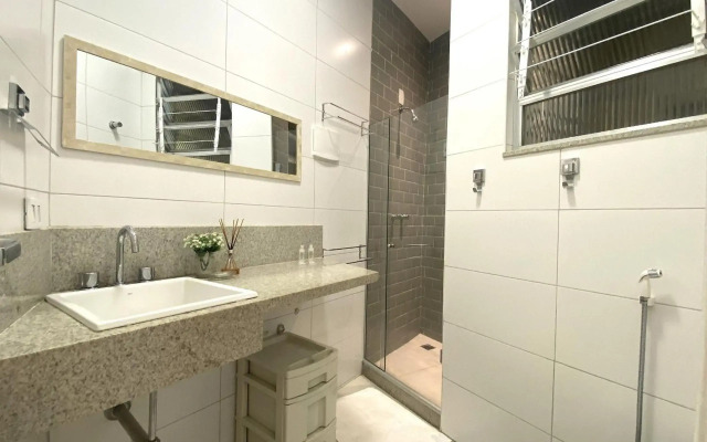 M80 - Quadra da Praia Copacabana - Ótimo Studio