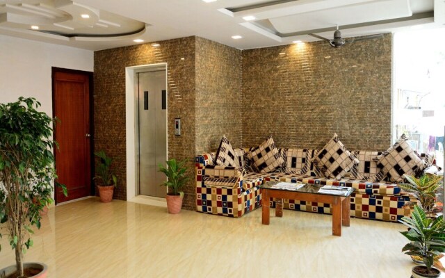 OYO 4605 Hotel Aakarsh