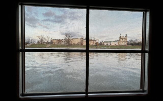 The Boat - Hostel&Chill