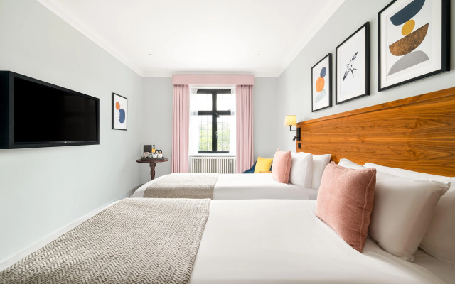 voco Lythe Hill Hotel & Spa by IHG