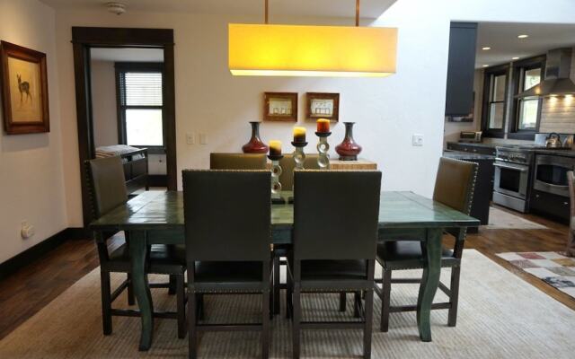 Ski in, Ski out, 3 Bedroom Luxury Residence on Fanny Hill in Snowmass Village