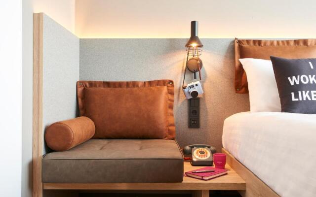 Moxy Amsterdam Schiphol Airport