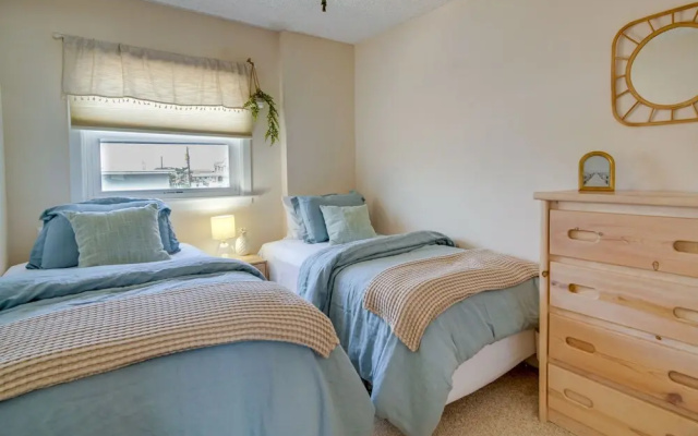 Charming Brigantine Condo Rental: Steps to Beach!