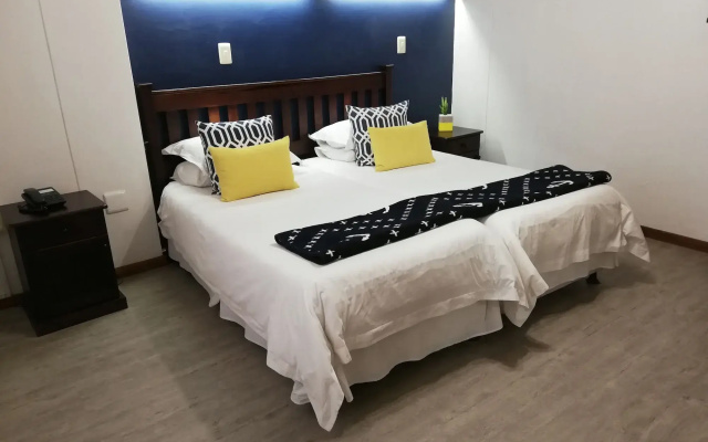 Hoedjiesbaai Hotel